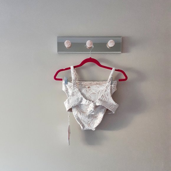 NWT Pilyq underwire bikini top & high waist bottom - Picture 11 of 11